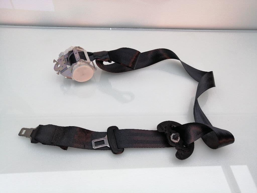 Cinturon seguridad trasero derecho PEUGEOT 5008 4