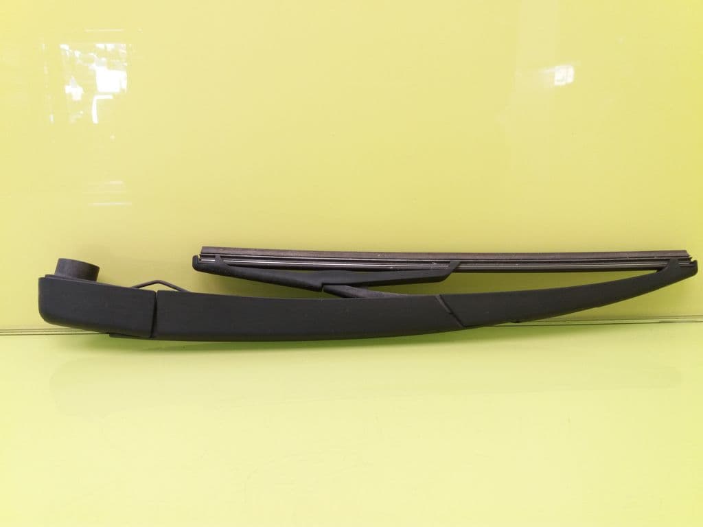 Brazo limpia trasero PEUGEOT 5008 3