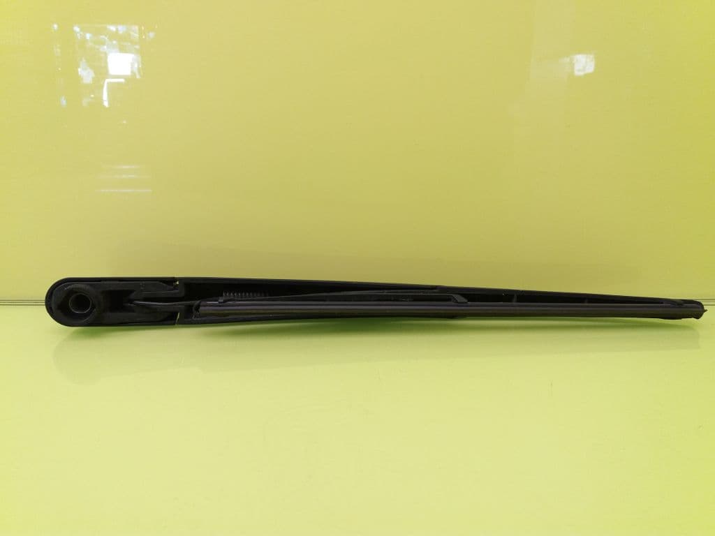 Brazo limpia trasero PEUGEOT 5008 2