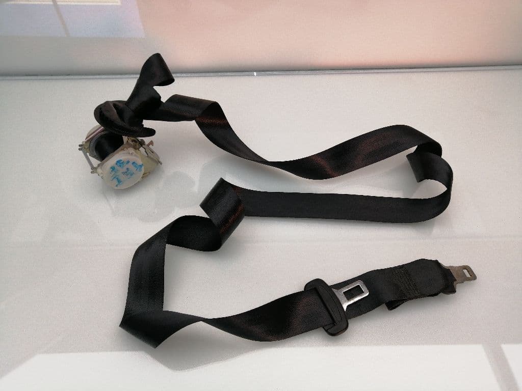 Cinturon seguridad trasero izquierdo PEUGEOT 5008 4