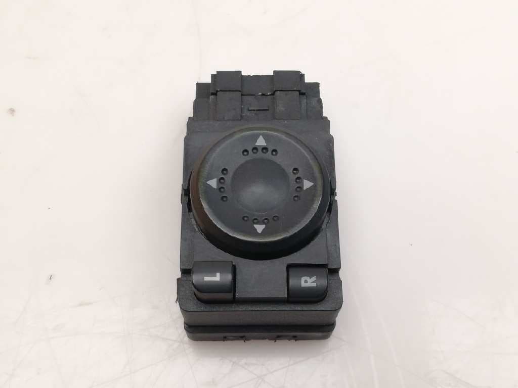 Mando retrovisor VOLKSWAGEN GOLF IV BERLINA (1J1)
