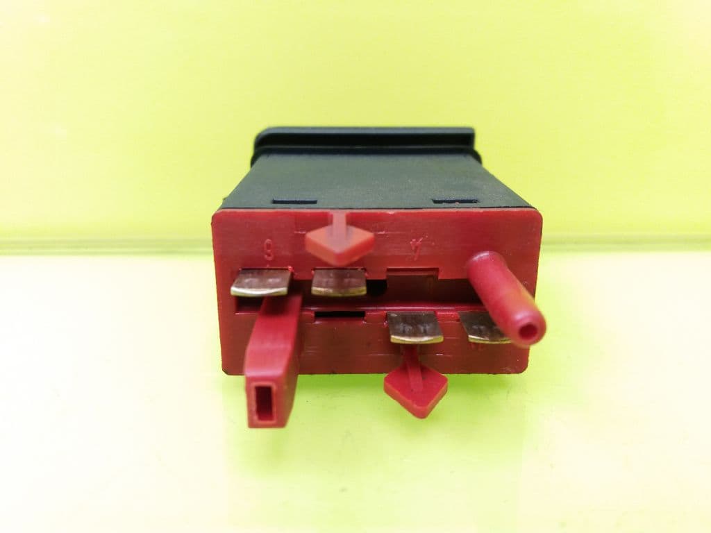 Interruptor VOLKSWAGEN GOLF IV BERLINA (1J1) 2