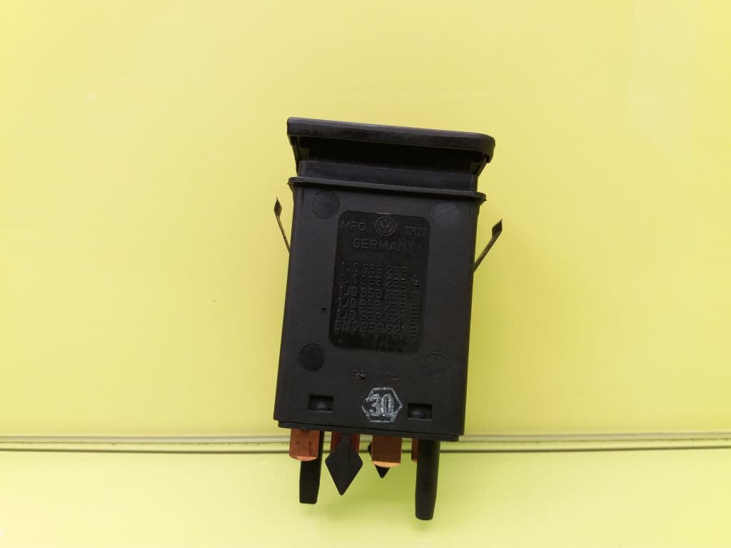 Interruptor VOLKSWAGEN GOLF IV BERLINA (1J1) 2