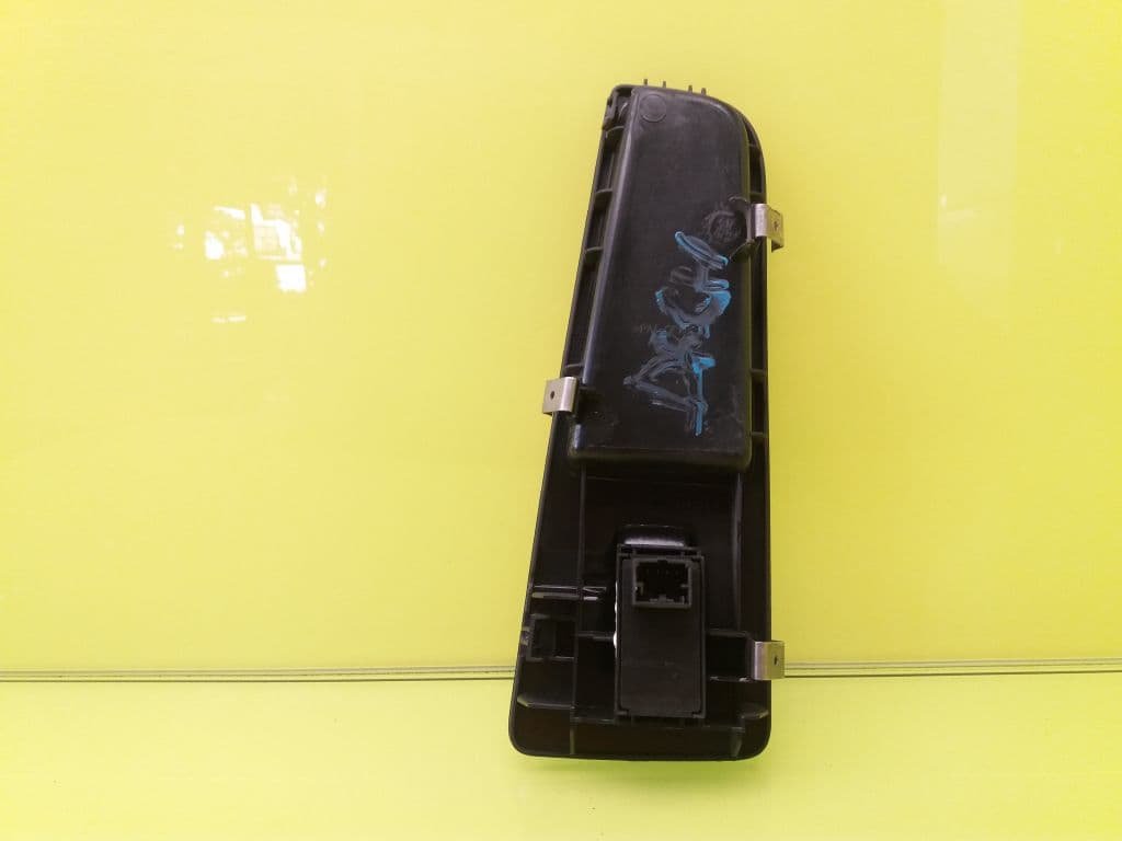Mando elevalunas delantero derecho FIAT GRANDE PUNTO (199) 2