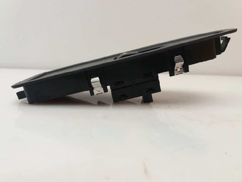 Mando elevalunas delantero derecho BMW SERIE 1 LIM 3