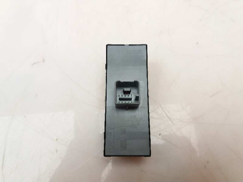 Mando elevalunas delantero izquierdo VOLKSWAGEN GOLF PLUS (521) 4