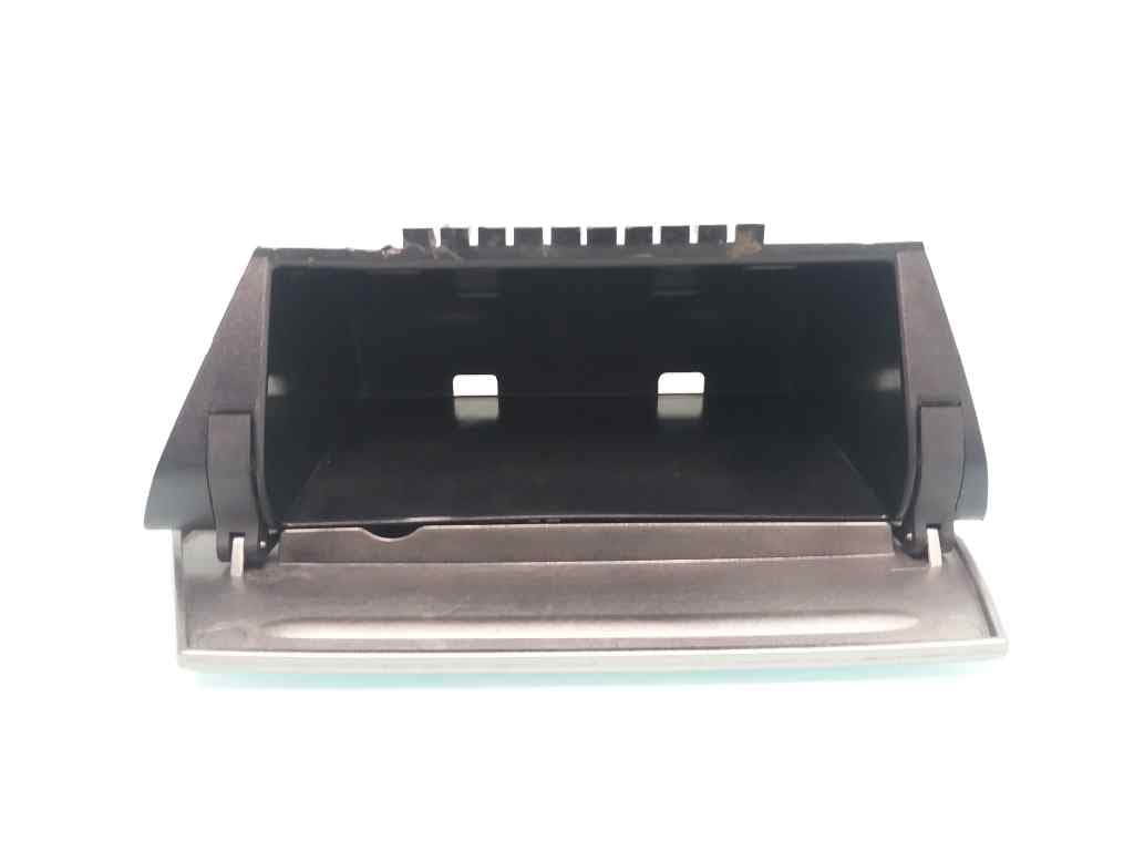 Plastico FORD FOCUS BERLINA (CAP) 4