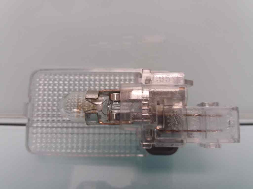 Luz interior FORD FOCUS BERLINA (CAP) 5