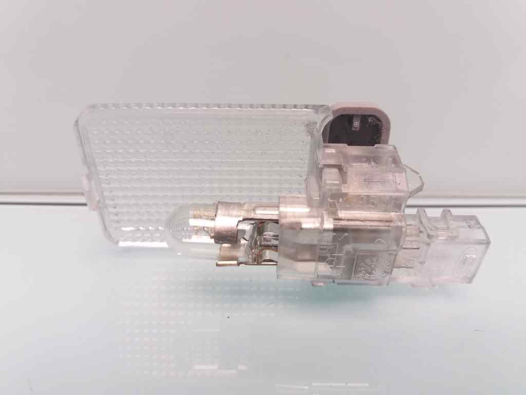 Luz interior FORD FOCUS BERLINA (CAP) 3