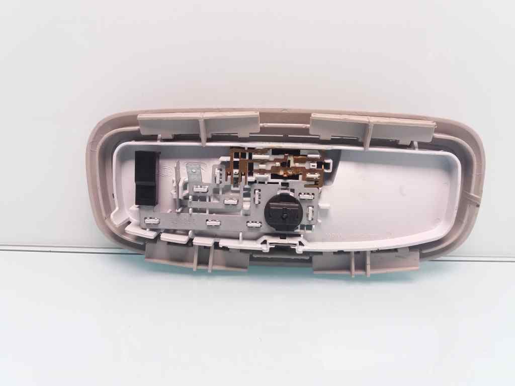 Luz interior FORD FOCUS BERLINA (CAP) 4