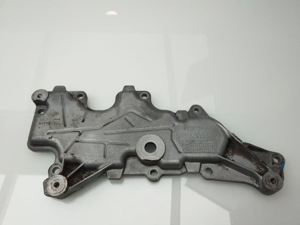 Tapa distribucion RENAULT CLIO III