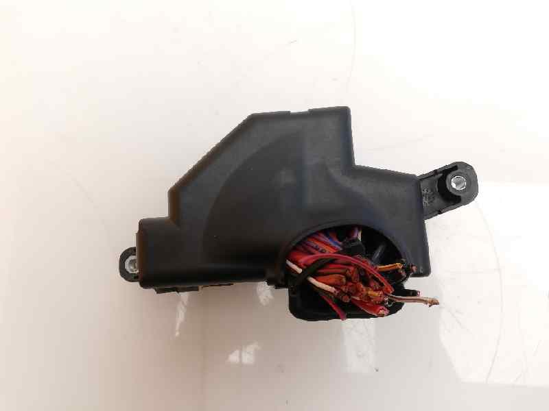 Caja reles / fusibles SEAT LEON (1P1) 5