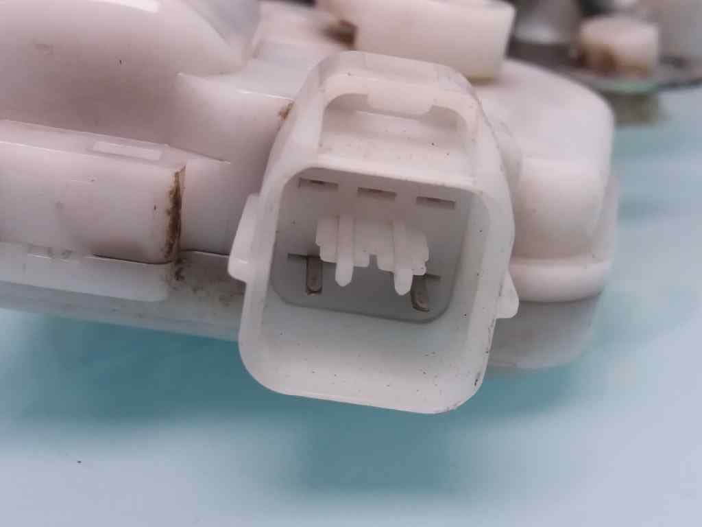 Cerradura puerta trasera izquierda MITSUBISHI MONTERO (V60/V70) 3