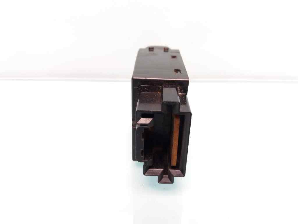 Interruptor MITSUBISHI MONTERO (V60/V70) 3