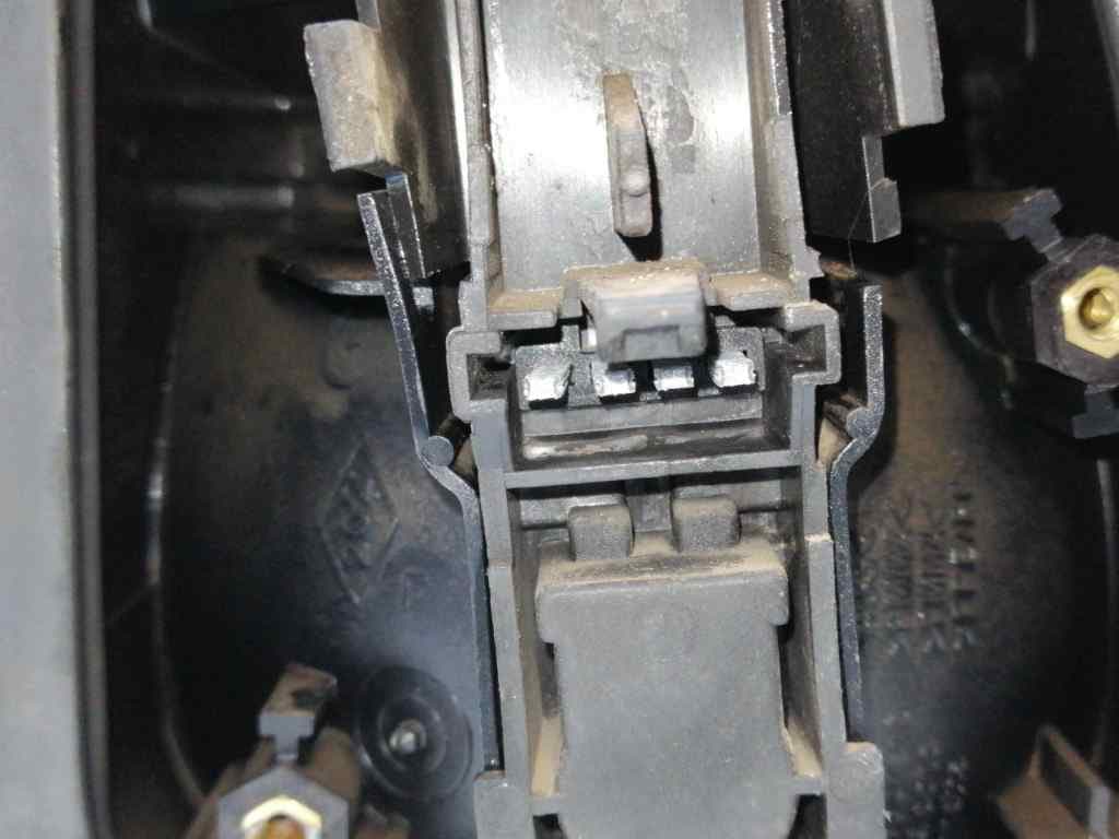 Piloto trasero izquierdo RENAULT LAGUNA (B56) 2