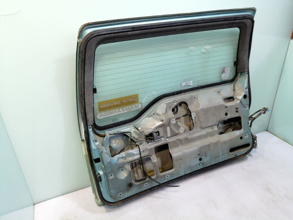 Porton trasero NISSAN TERRANO/TERRANO.II (R20) 5