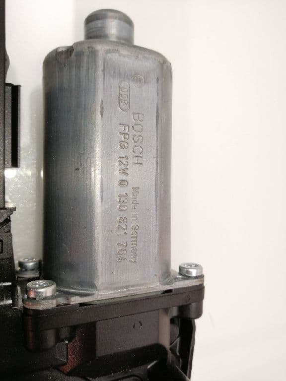 Motor elevalunas delantero izquierdo VOLKSWAGEN TOUAREG (7L6) 5