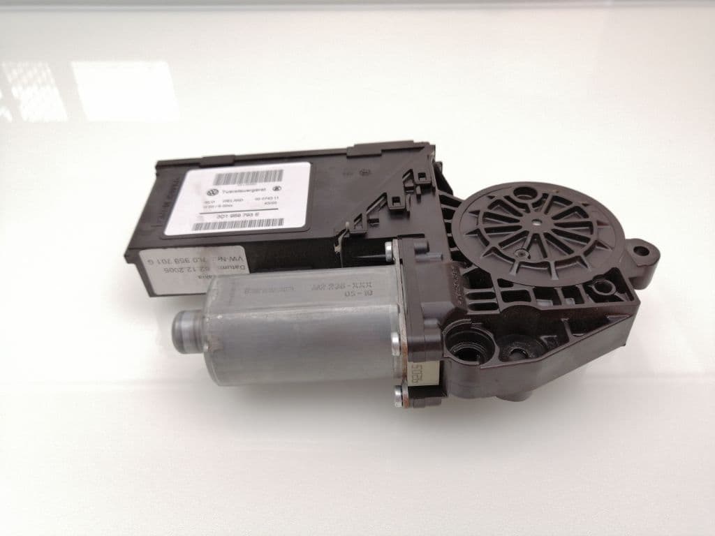 Motor elevalunas delantero izquierdo VOLKSWAGEN TOUAREG (7L6) 4