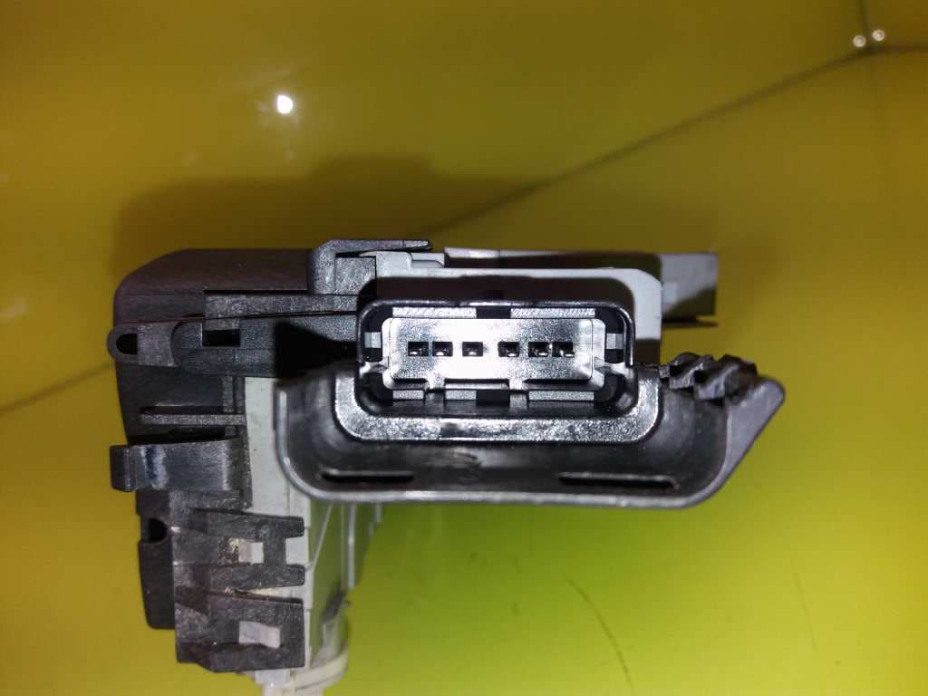 Cerradura puerta delantera izquierda PEUGEOT 3008 2