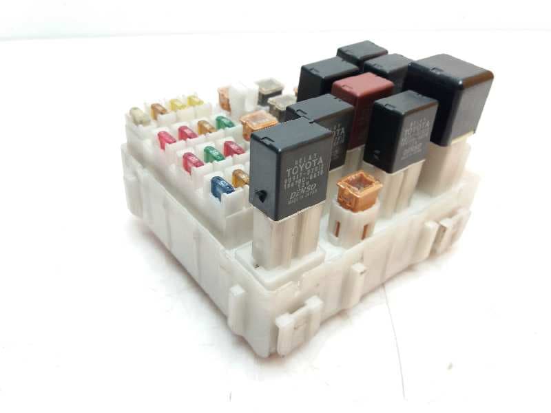 Caja reles / fusibles TOYOTA RAV 4 (A2) 2