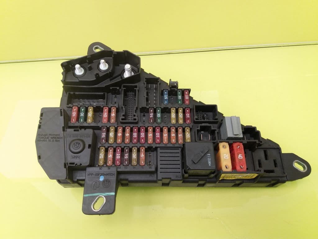 Caja reles / fusibles BMW SERIE 5 BERLINA (E39)