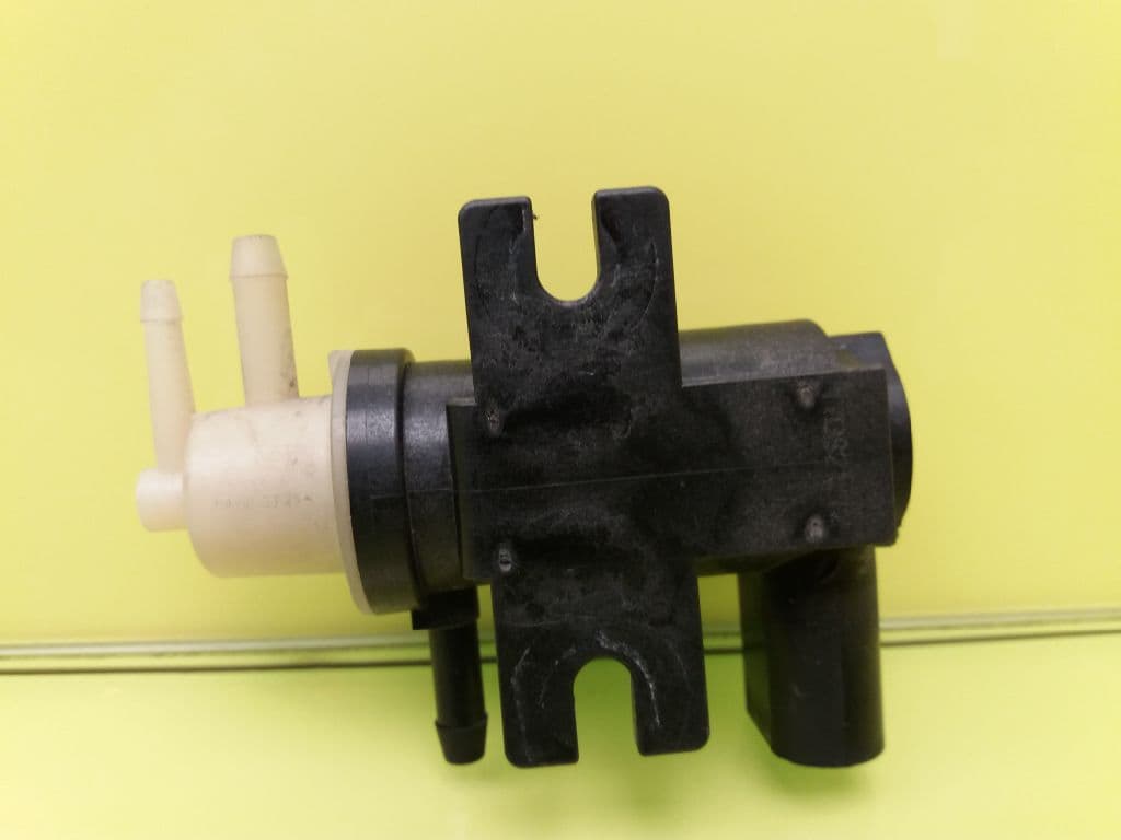Valvula aire adicional AUDI A3 (8P) 4