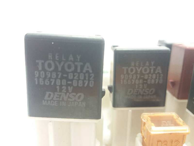 Caja reles / fusibles TOYOTA RAV 4 (A2) 5