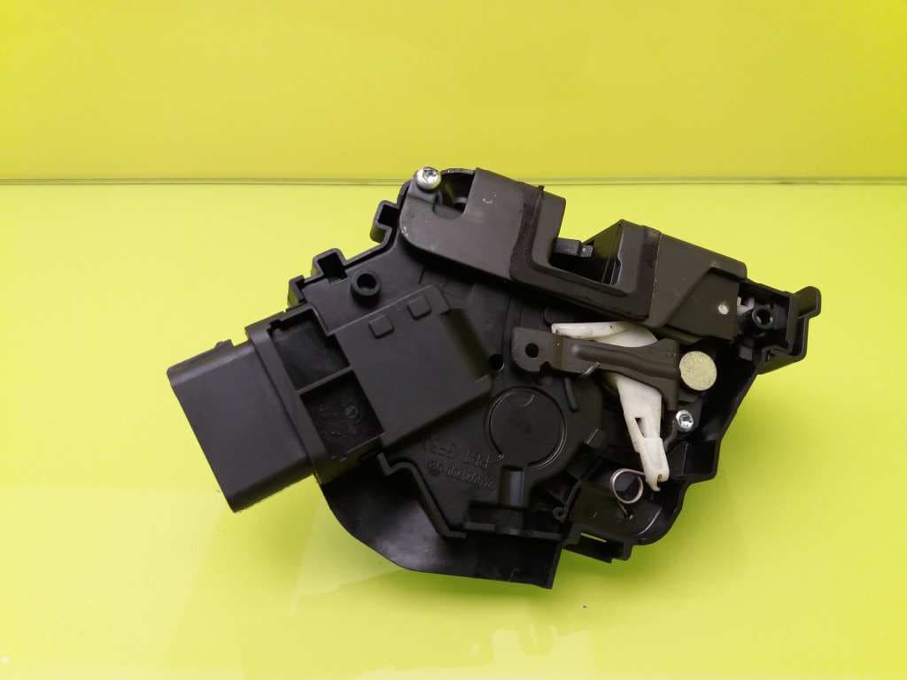 Cerradura puerta trasera izquierda FORD FOCUS BERLINA (CAP) 4