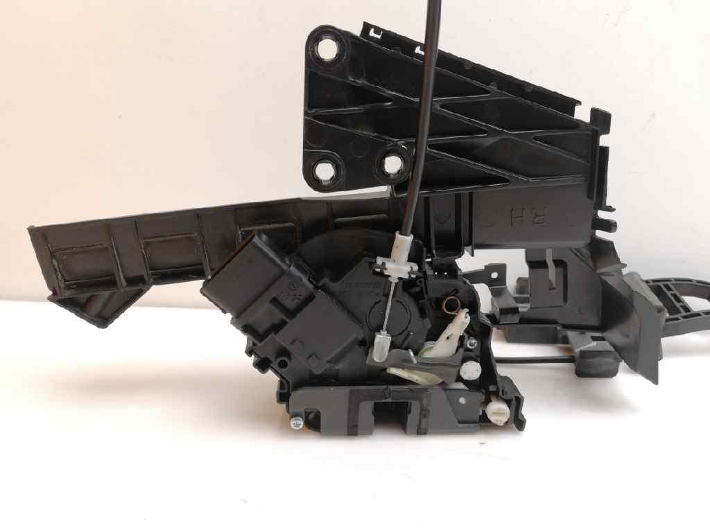 Cerradura puerta trasera derecha FORD FOCUS BERLINA (CAP) 4