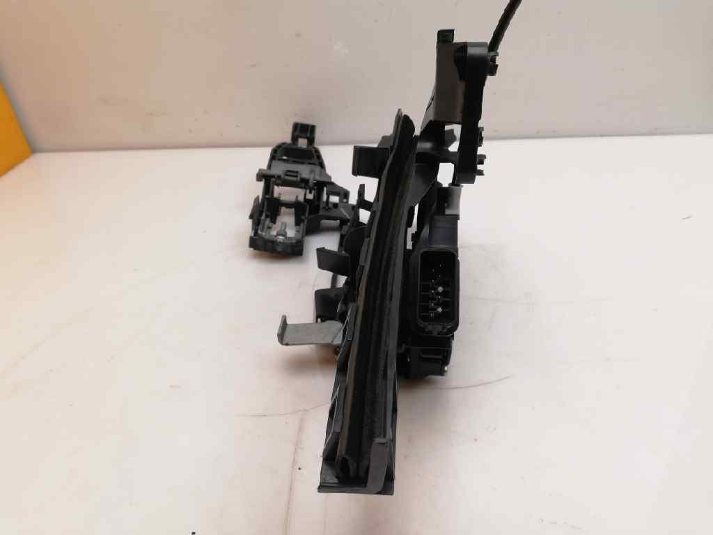 Cerradura puerta trasera derecha FORD FOCUS BERLINA (CAP) 3