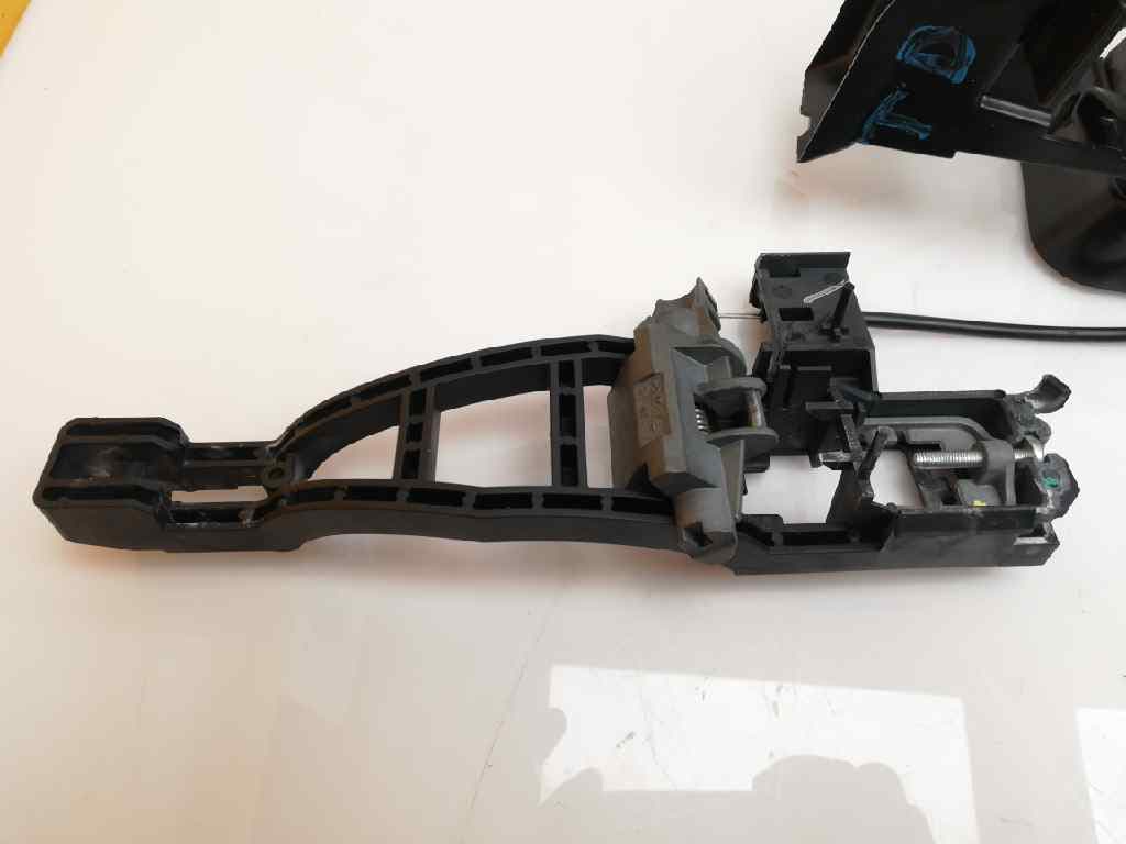 Cerradura puerta trasera derecha FORD FOCUS BERLINA (CAP) 2
