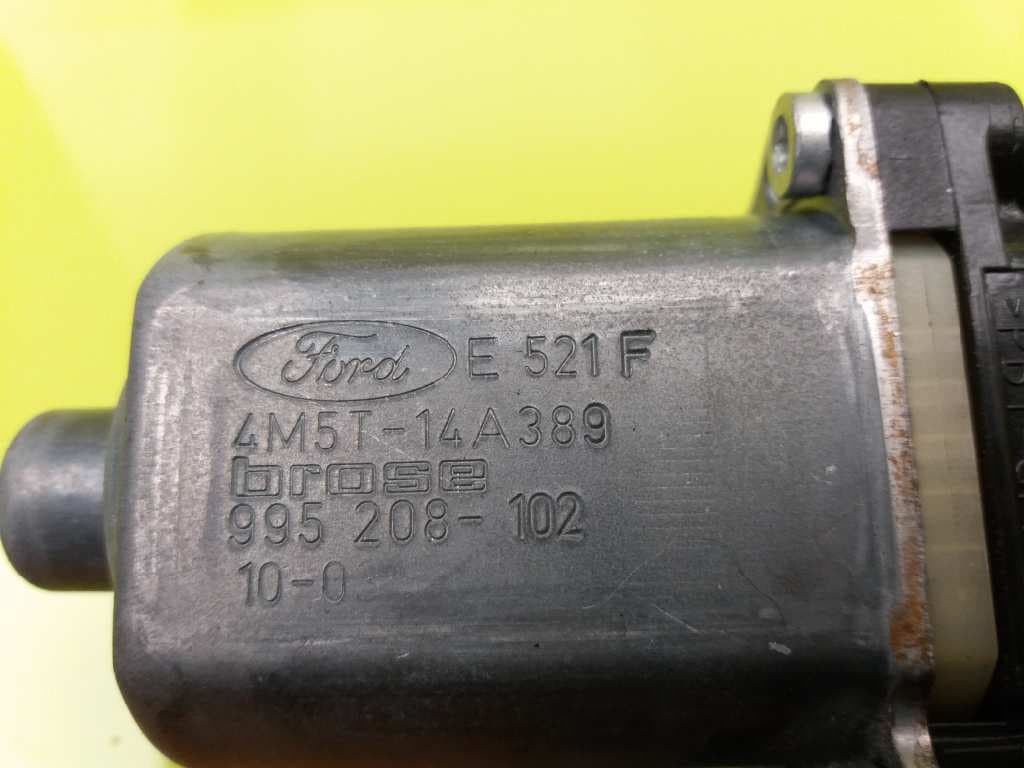 Motor elevalunas delantero izquierdo FORD FOCUS BERLINA (CAP) 2