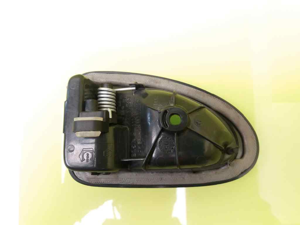 Maneta interior trasera derecha RENAULT CLIO II FASE II (B/CB0) 3