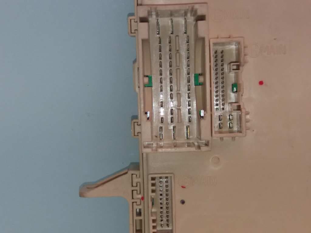 Caja reles / fusibles HYUNDAI ELANTRA (XD) 5