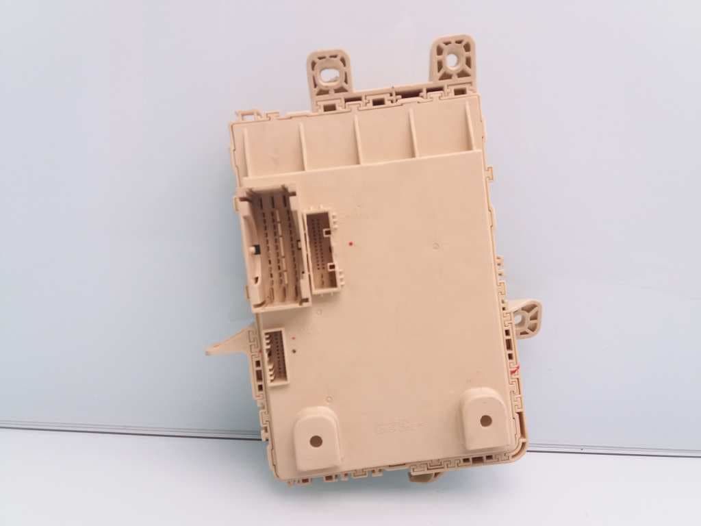 Caja reles / fusibles HYUNDAI ELANTRA (XD) 3