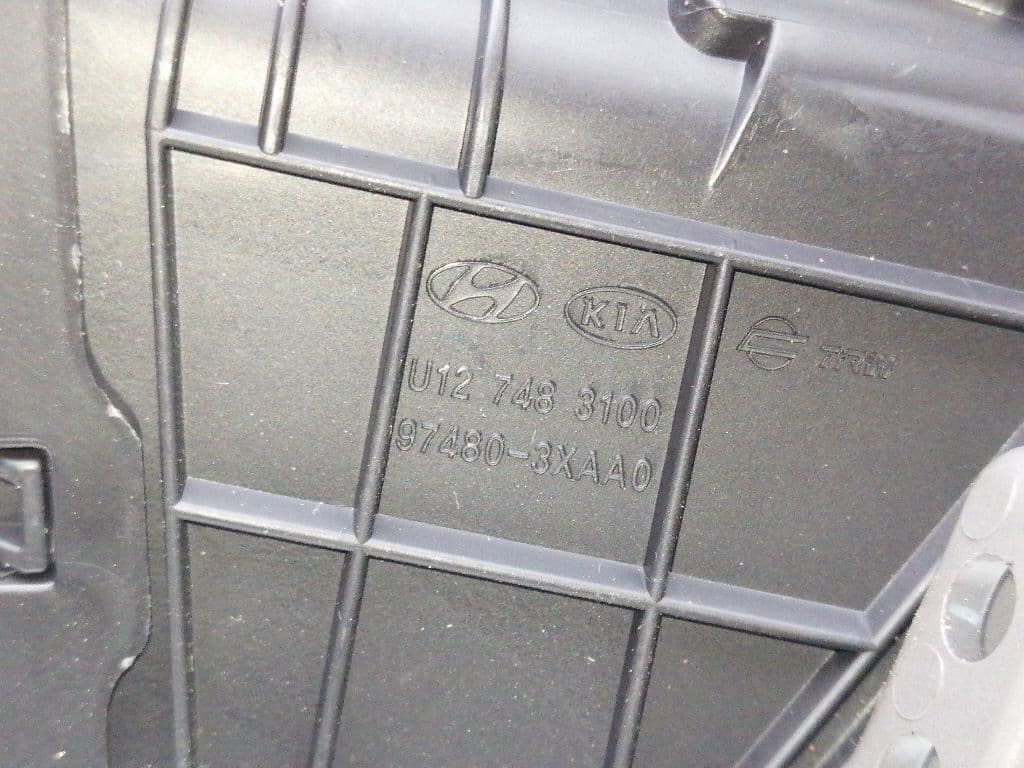 Plastico HYUNDAI ELANTRA (XD) 2