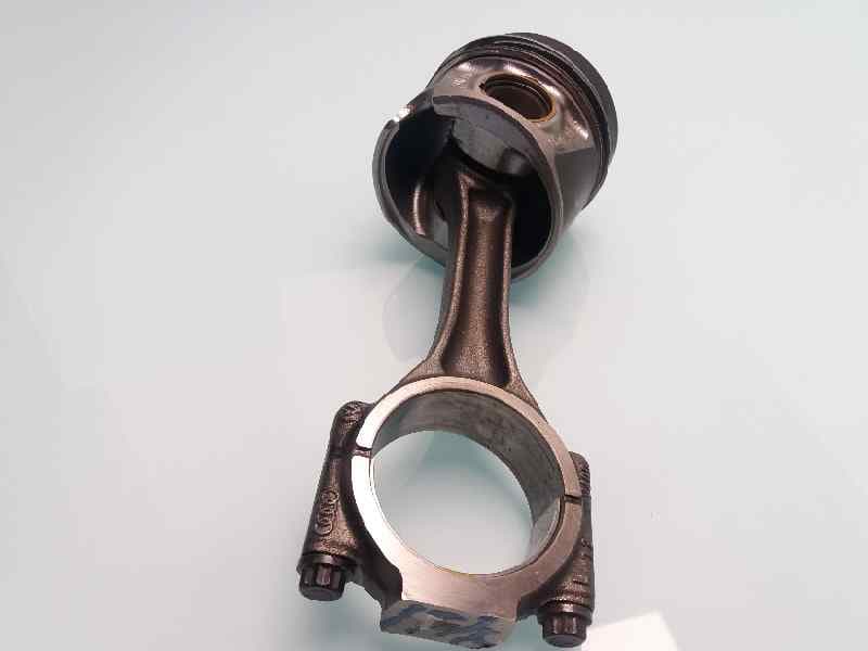 Piston AUDI A4 BERLINA (8E) 3