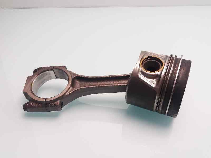 Piston AUDI A4 BERLINA (8E) 2