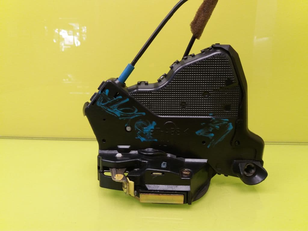 Cerradura puerta delantera izquierda TOYOTA COROLLA VERSO (R1) 3