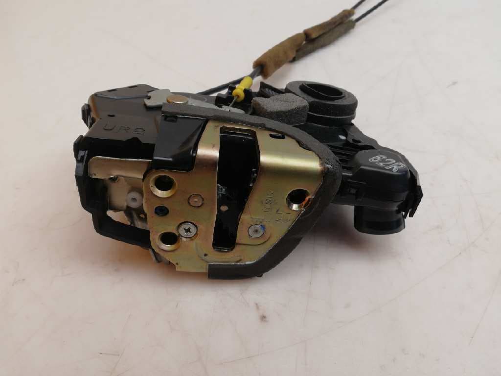 Cerradura puerta delantera derecha TOYOTA COROLLA VERSO (R1) 4