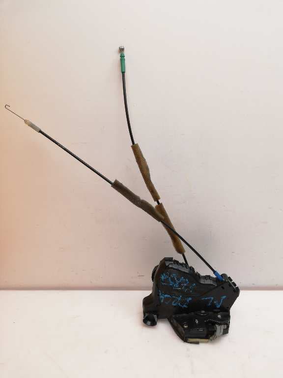 Cerradura puerta delantera derecha TOYOTA COROLLA VERSO (R1)