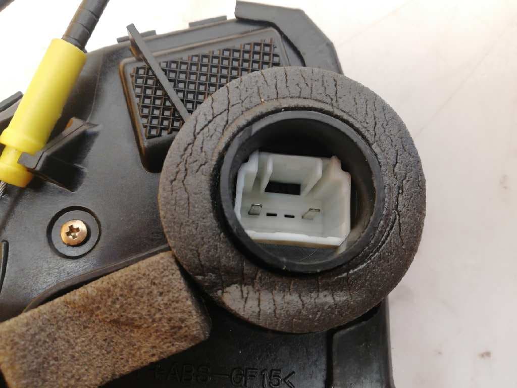 Cerradura puerta delantera derecha TOYOTA COROLLA VERSO (R1) 2