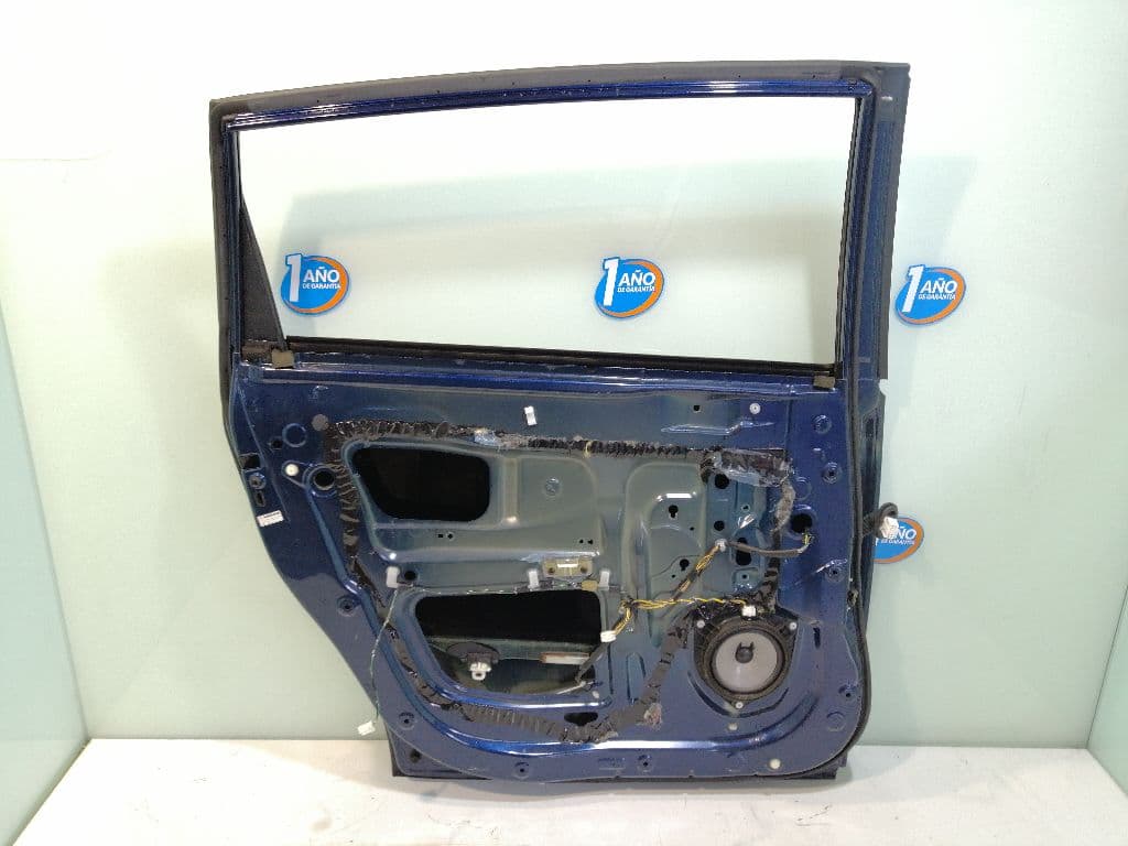 Puerta trasera izquierda TOYOTA COROLLA VERSO (R1) 3