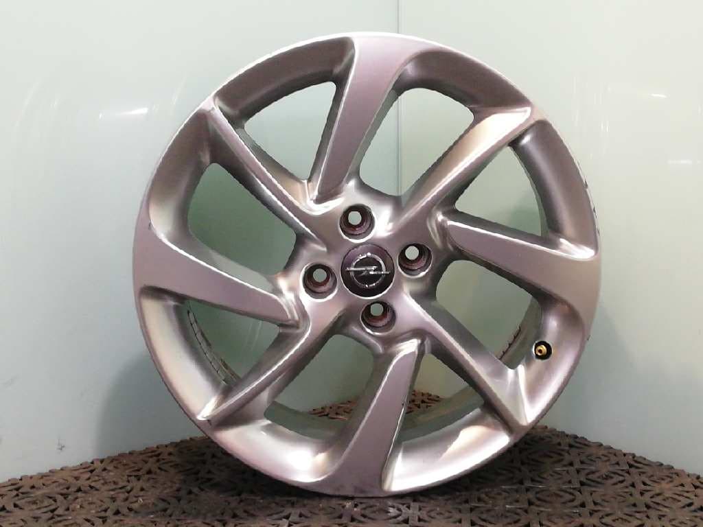 Llanta OPEL CORSA E