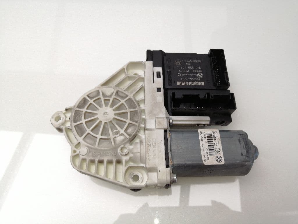 Motor elevalunas delantero derecho VOLKSWAGEN PASSAT LIM