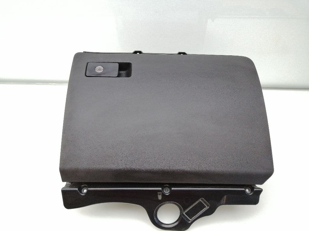 Guantera VOLKSWAGEN PASSAT LIM