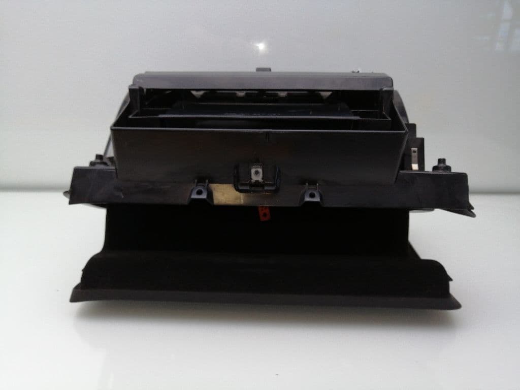 Guantera VOLKSWAGEN PASSAT LIM 3