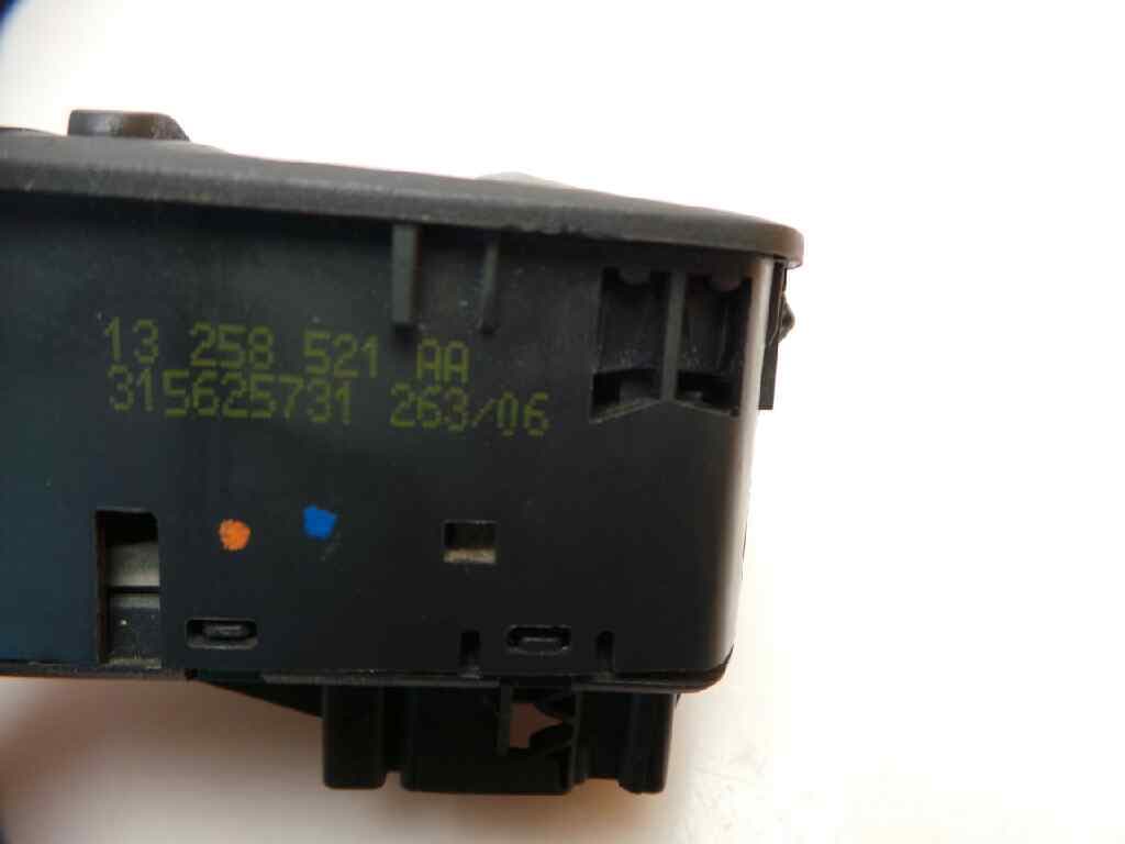 Mando elevalunas delantero izquierdo OPEL CORSA D 2
