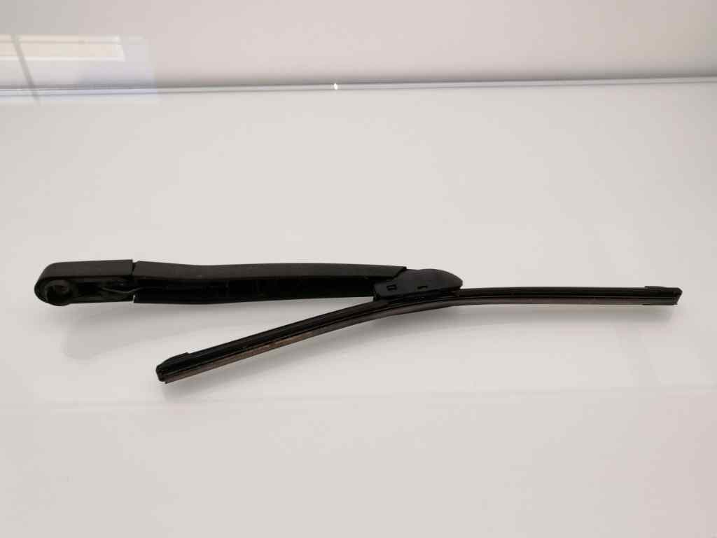 Brazo limpia trasero OPEL CORSA D 2