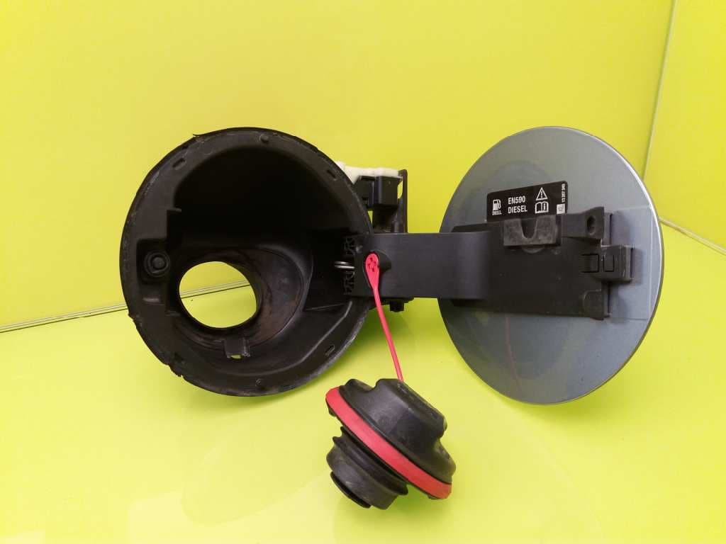 Tapa exterior combustible OPEL INSIGNIA SPORTS TOURER 2